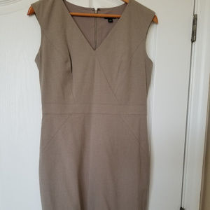 Ann Taylor Sleveless V-Neck Sheath Dress